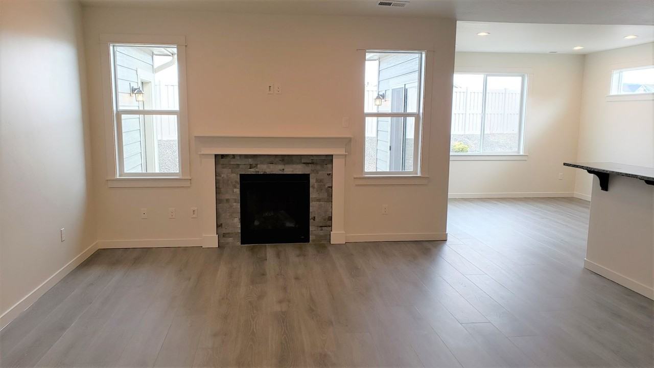 6088 W Mattawa Dr - Photo 5 of 15