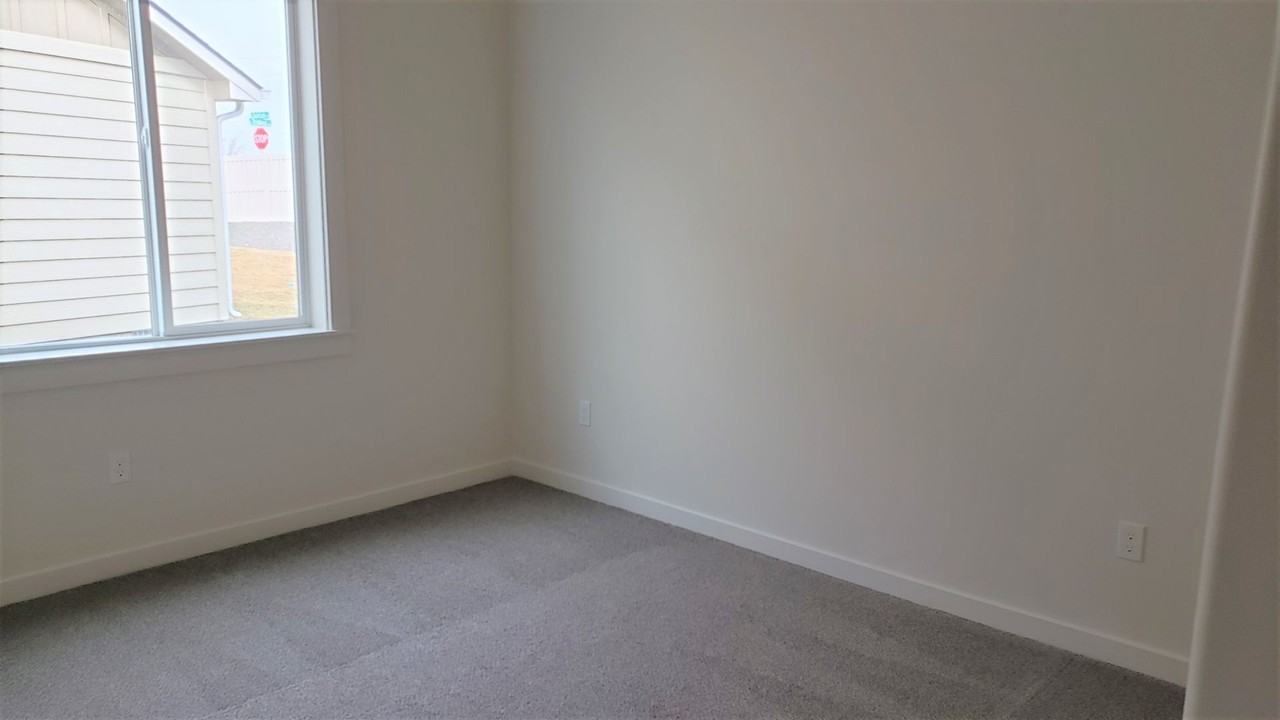 6088 W Mattawa Dr - Photo 7 of 15