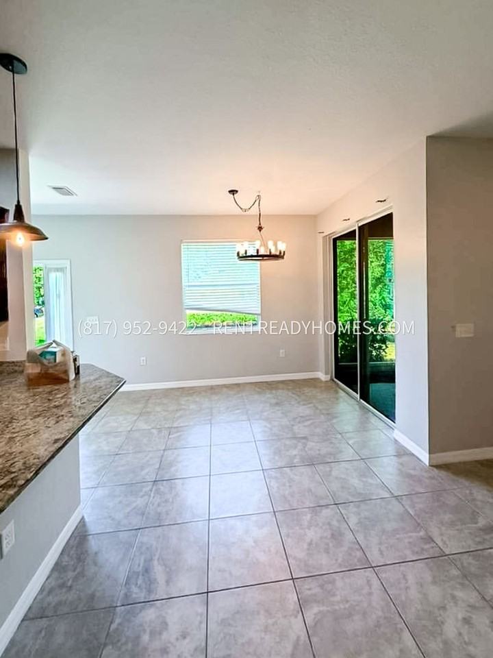 3943 Claybrook Dr - Photo 5 of 11