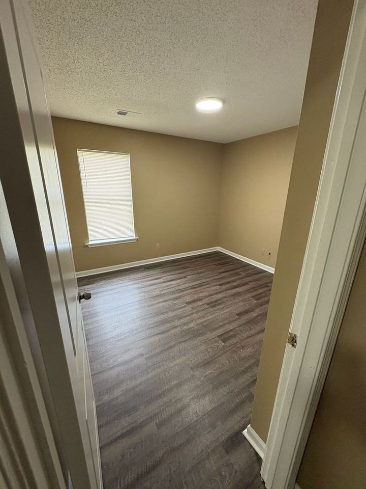 3323 Vineyard Haven Pl - Photo 5 of 9