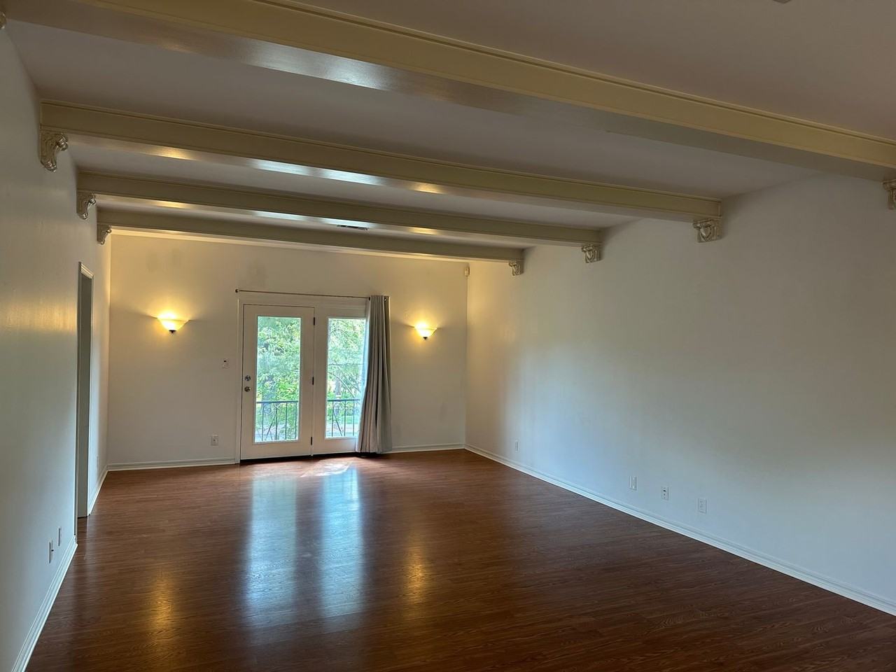 1228 E 21st St - Photo 6 of 25