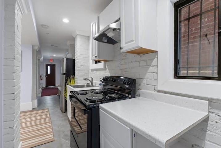 21st St Nw - Photo 2 of 5