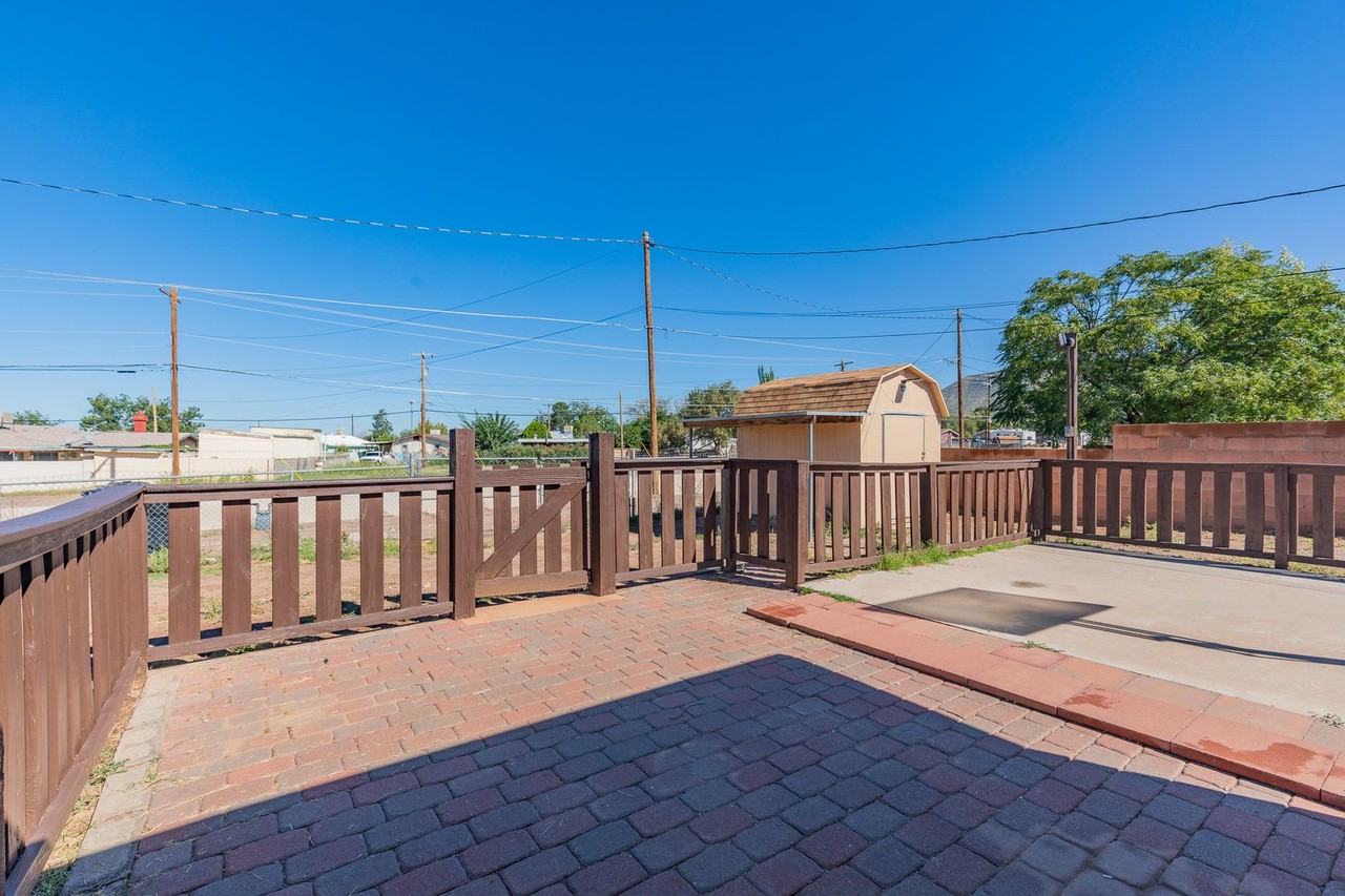 2105 Bellamah Dr - Photo 6 of 29