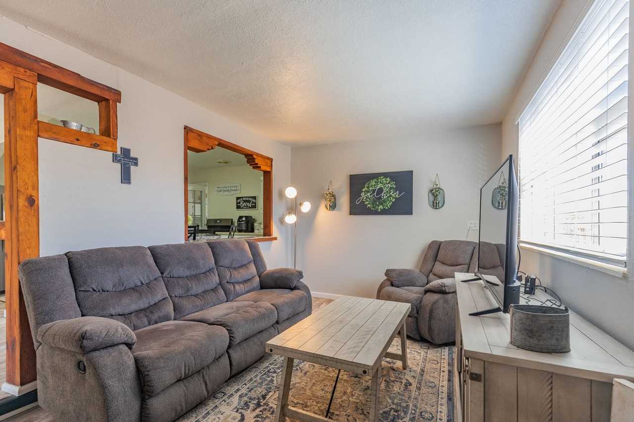 2105 Bellamah Dr - Photo 7 of 29