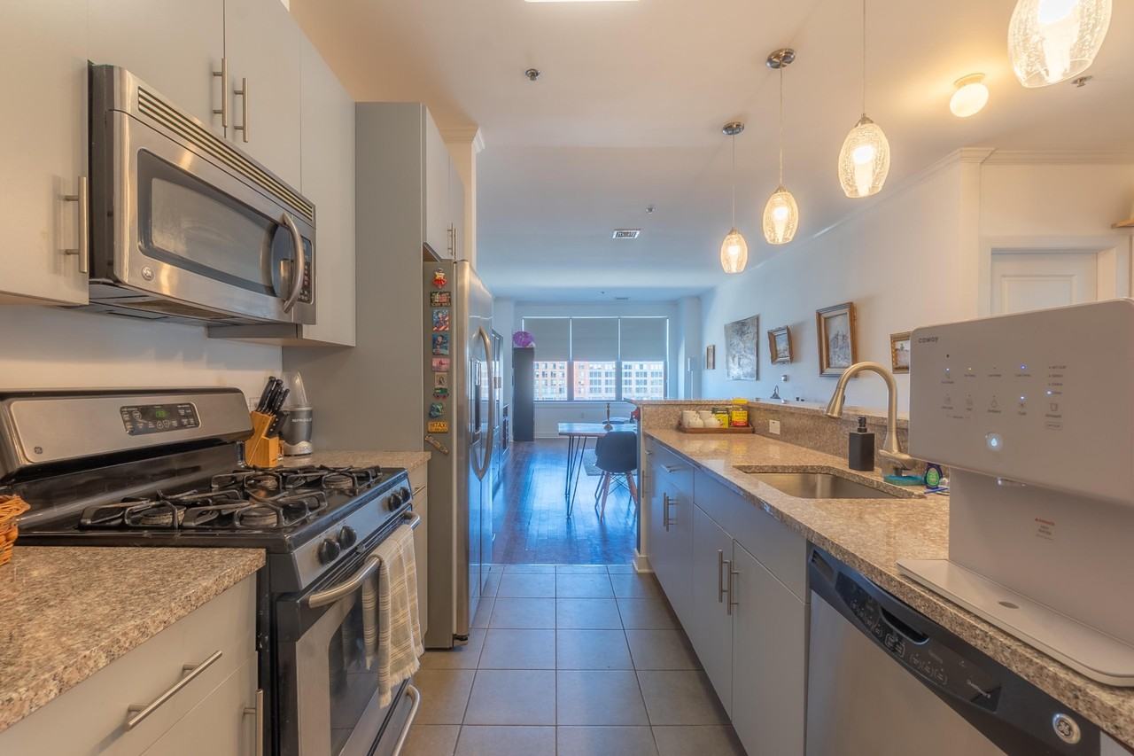 Culver Ave - Photo 3 of 11