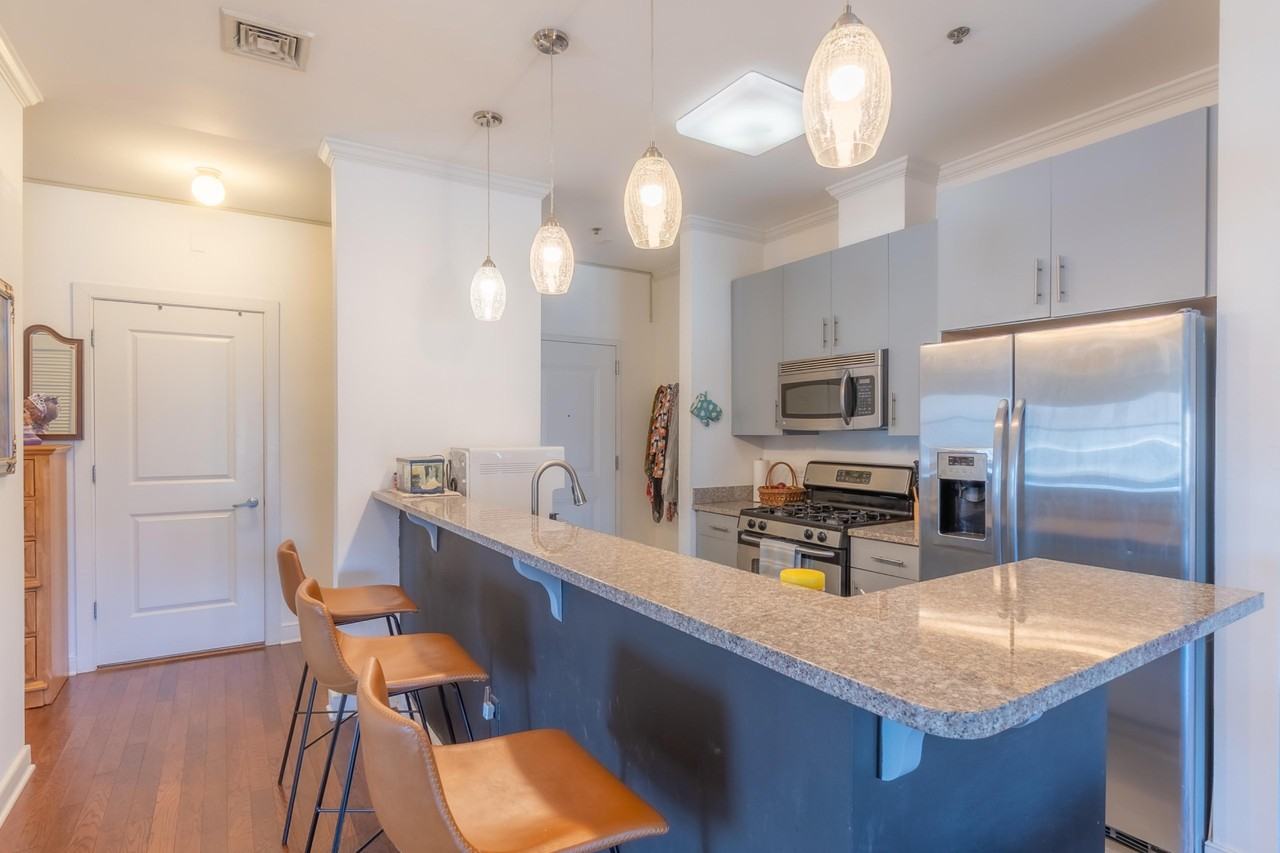 Culver Ave - Photo 4 of 11