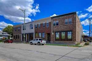 featured image of 117 E Washington St
