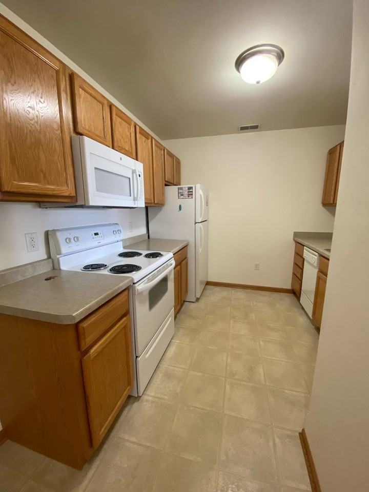 117 E Washington St - Photo 7 of 23