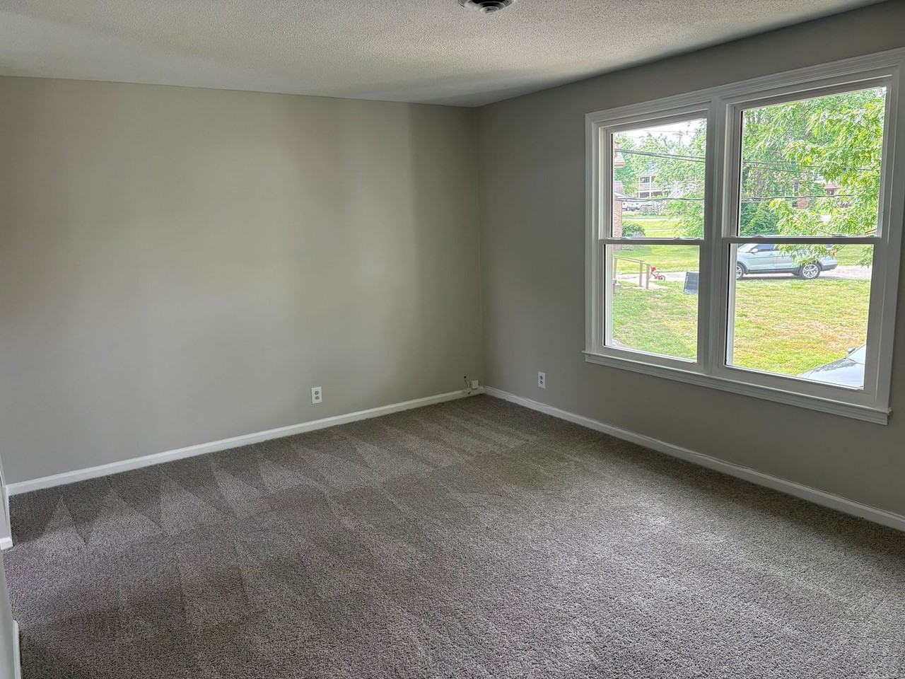 710 Heidi Ct - Photo 2 of 15