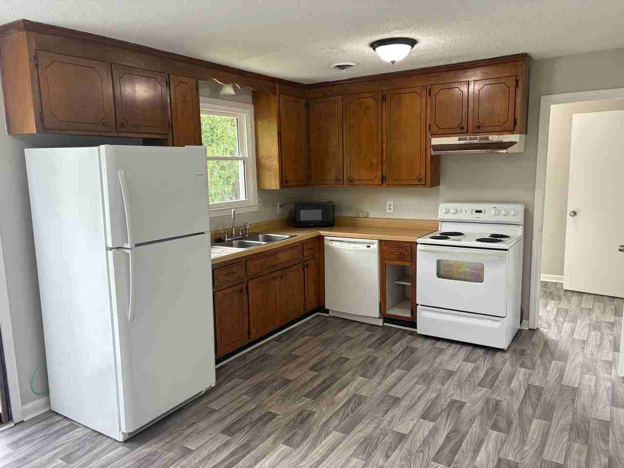 710 Heidi Ct - Photo 4 of 15