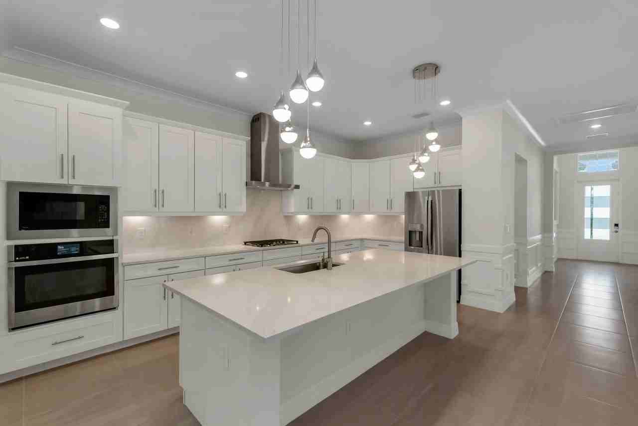 13699 Blue Bay Cir - Photo 2 of 22