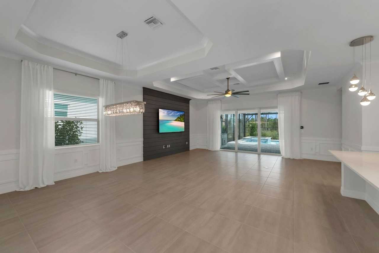 13699 Blue Bay Cir - Photo 4 of 22