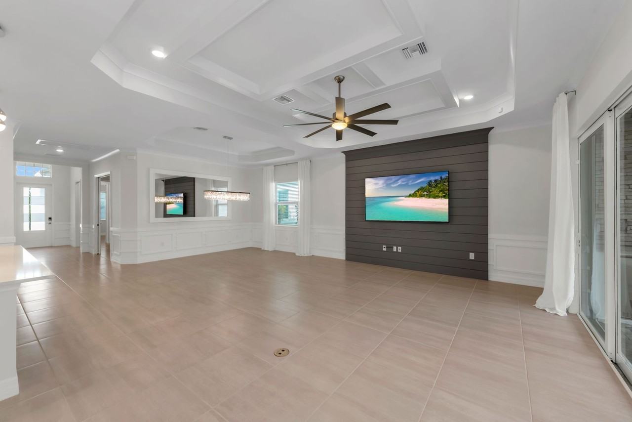 13699 Blue Bay Cir - Photo 5 of 22