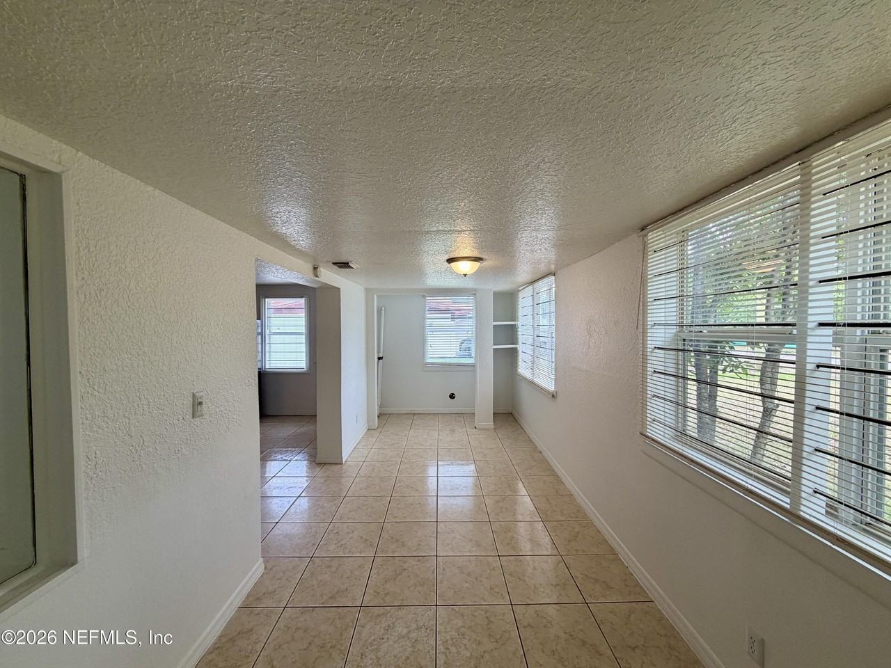 5903 Droad St - Photo 2 of 19