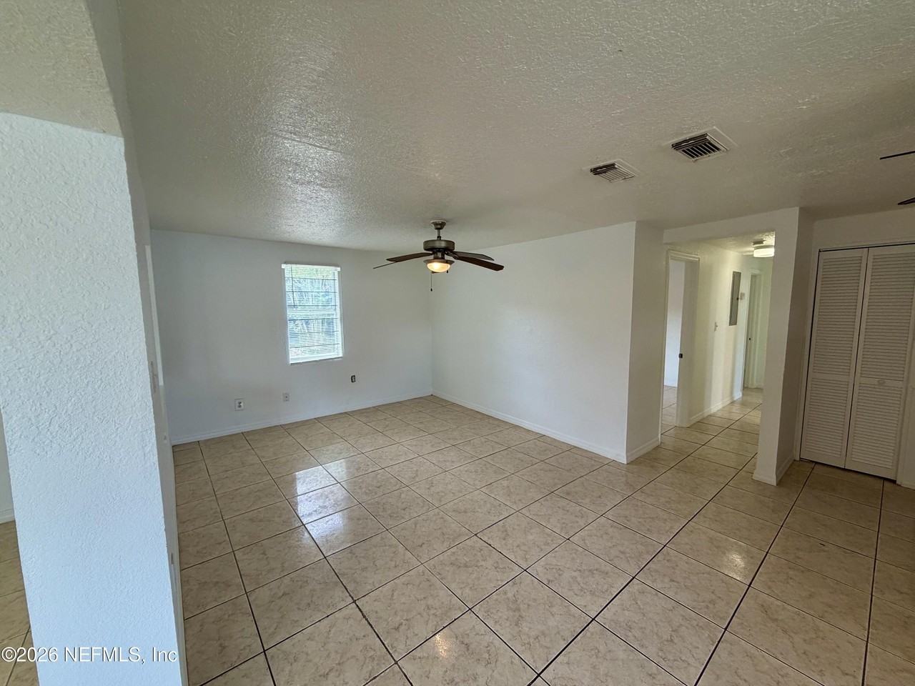 5903 Droad St - Photo 4 of 19