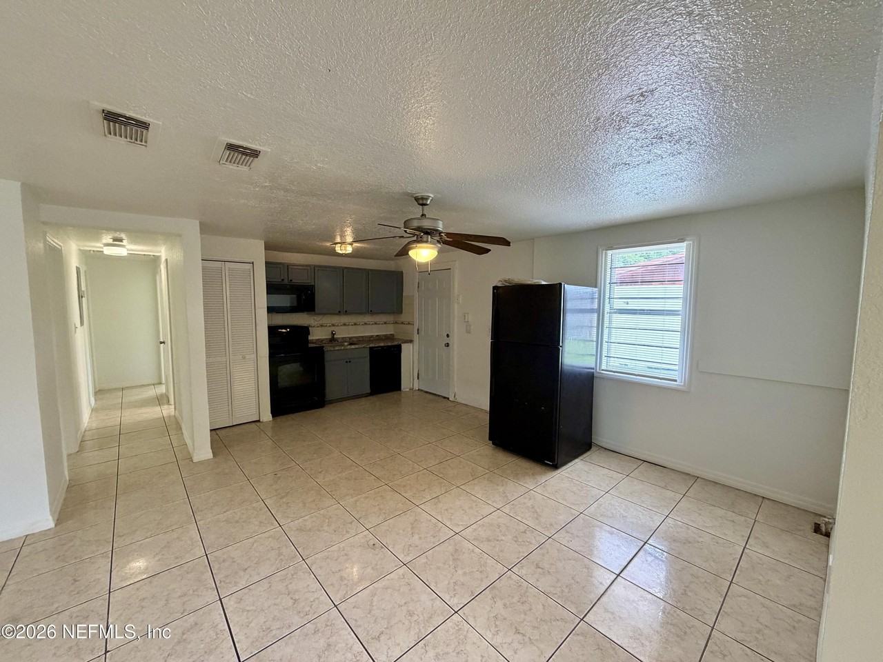 5903 Droad St - Photo 5 of 19