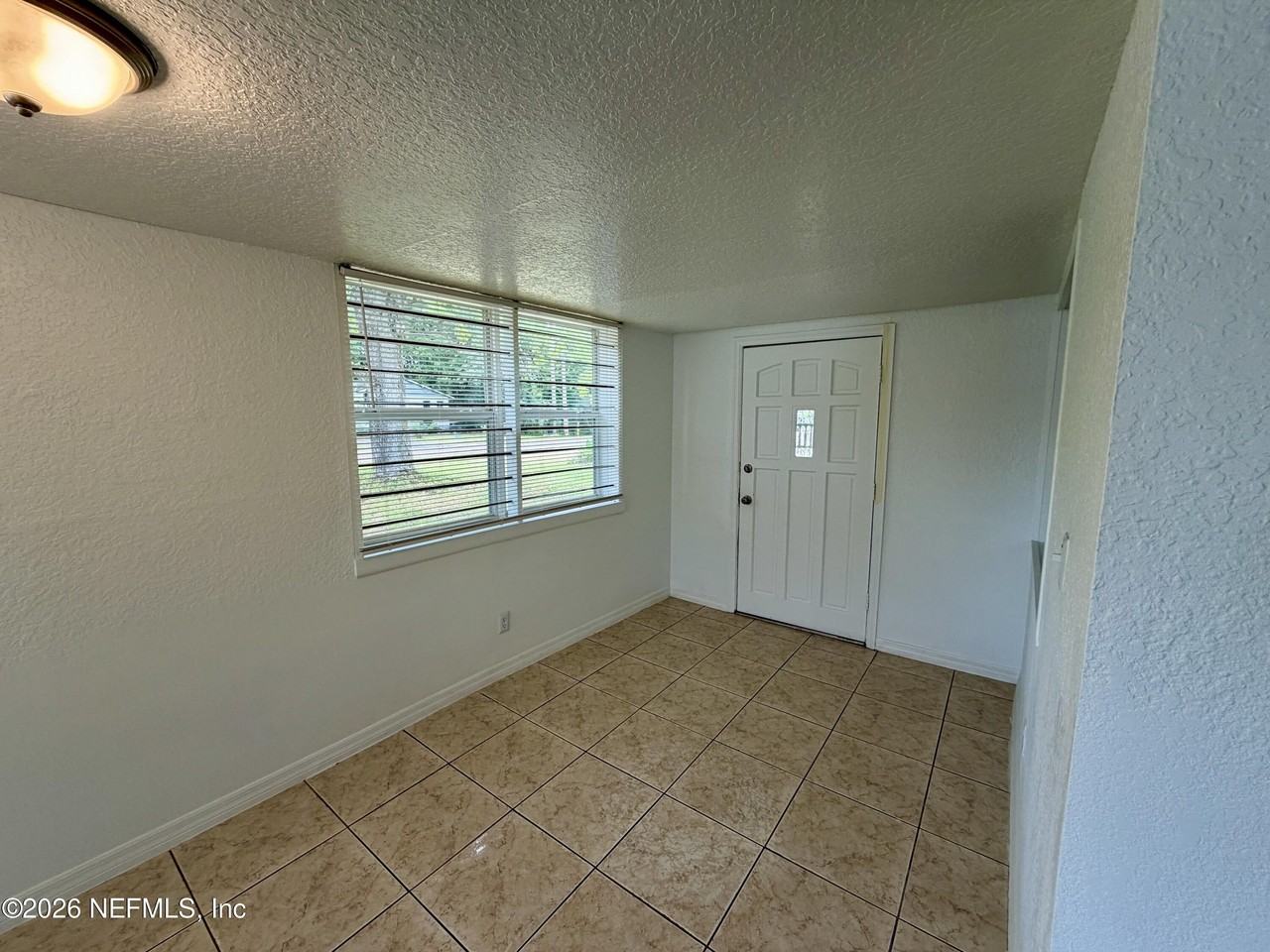 5903 Droad St - Photo 6 of 19