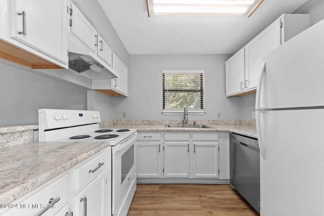 3604 Morton St #2 - Photo 4 of 22