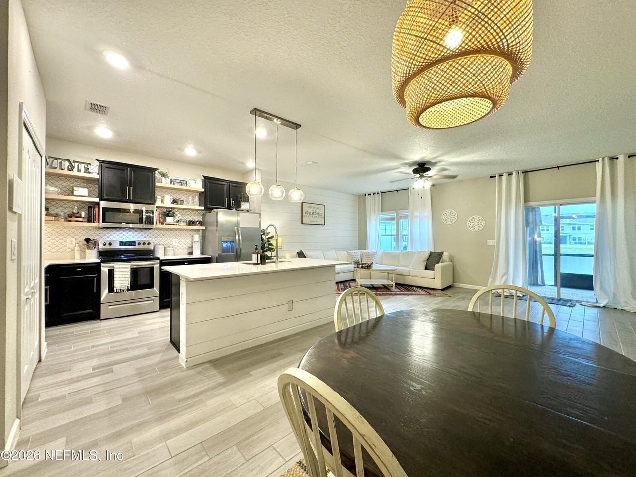 12665 Josslyn Ln - Photo 3 of 23