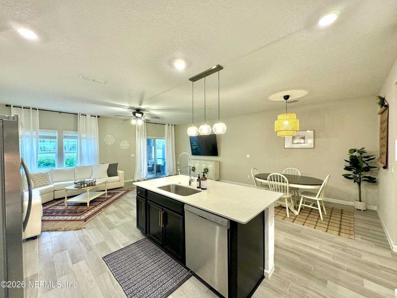 12665 Josslyn Ln - Photo 5 of 23