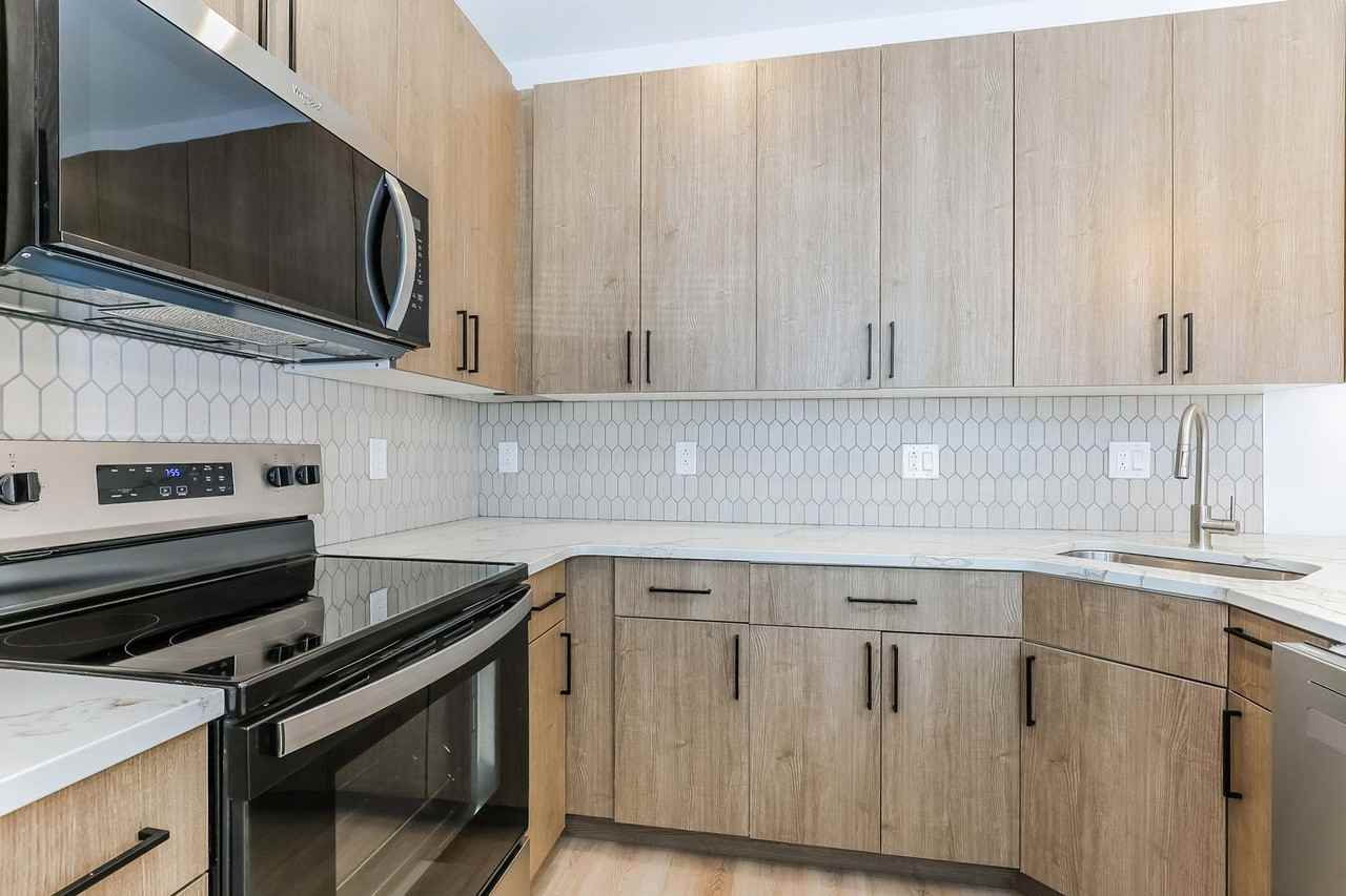 820 N 40th Street - Photo 6 of 33