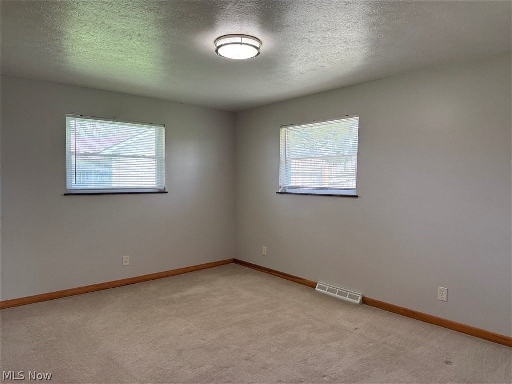 12920 Fountain Ct - Photo 7 of 13
