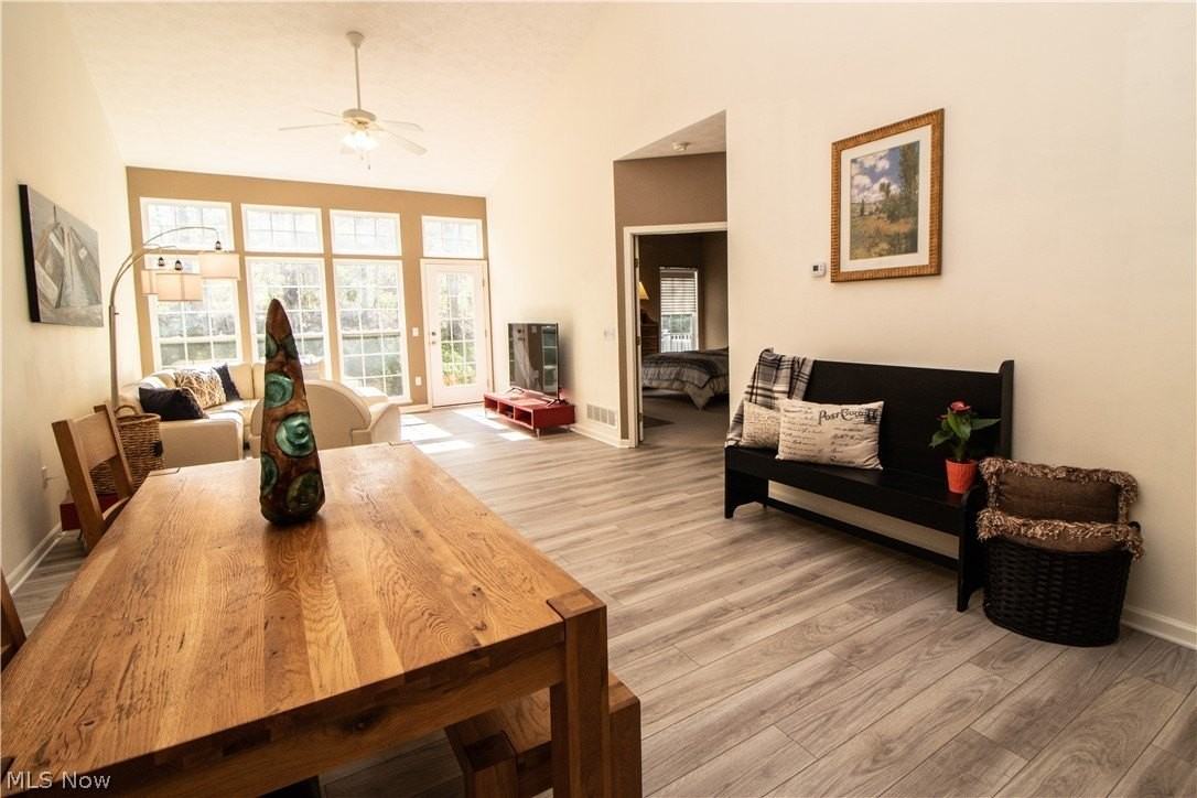 4977 Lake View Dr - Photo 5 of 24