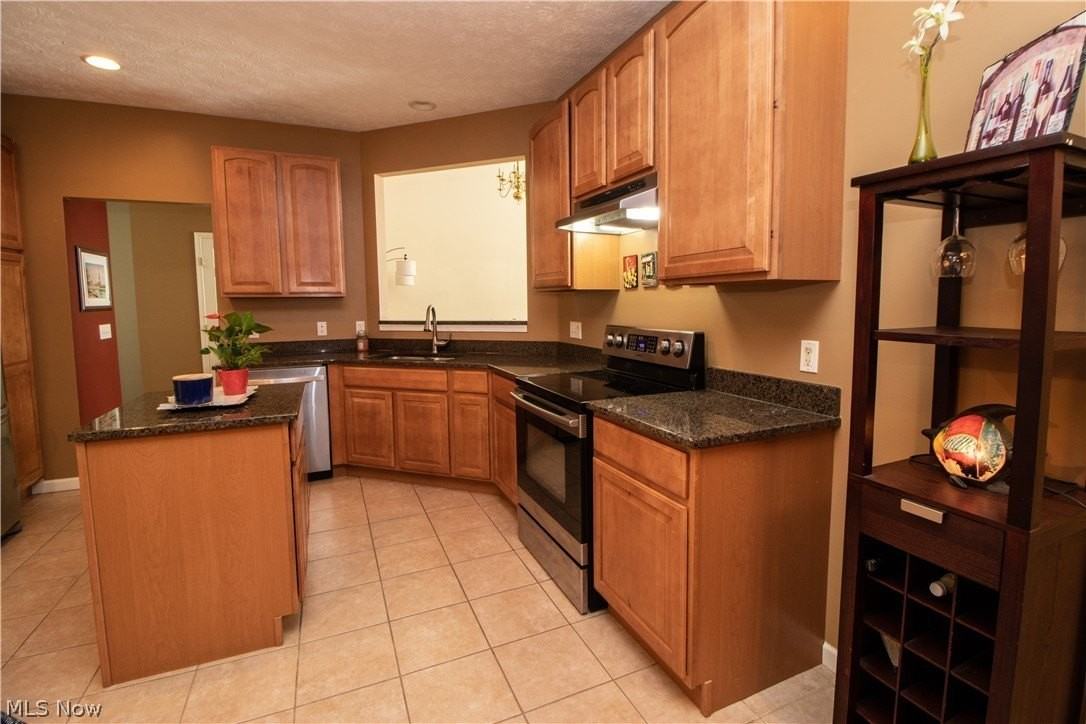 4977 Lake View Dr - Photo 7 of 24