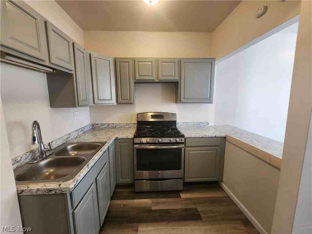 2063 W 104th St - Photo 5 of 12