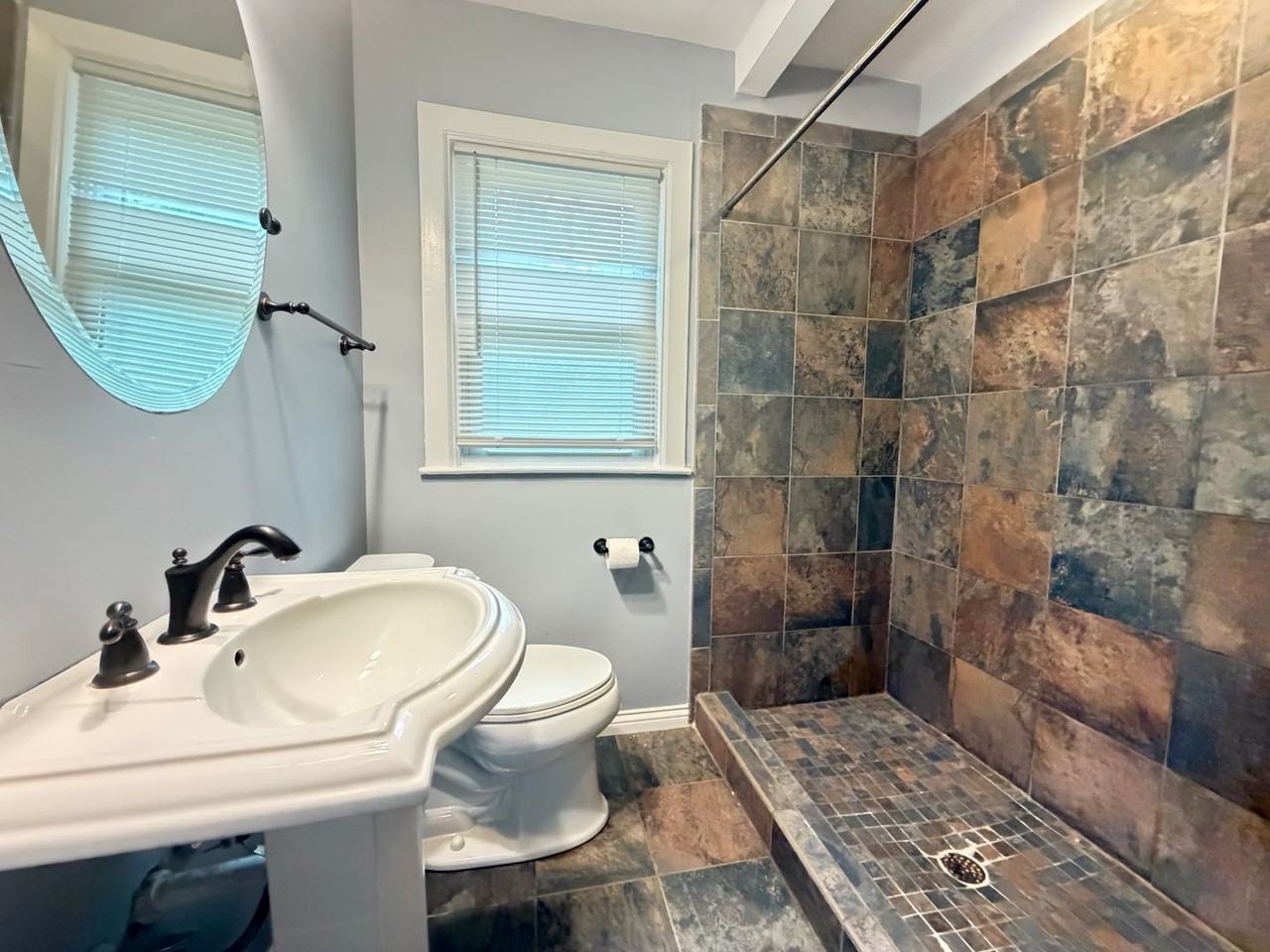 519 Forum Ave - Photo 7 of 25