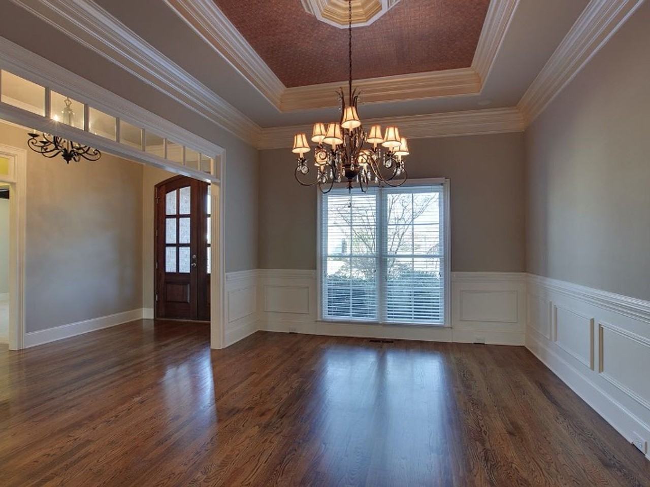 653 Springlake Dr - Photo 5 of 32