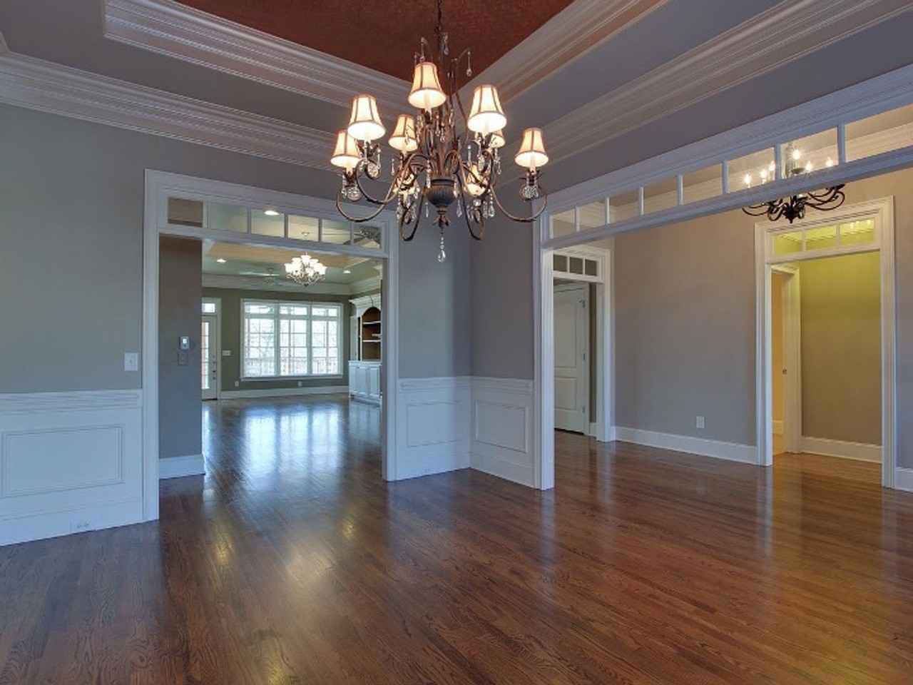 653 Springlake Dr - Photo 6 of 32