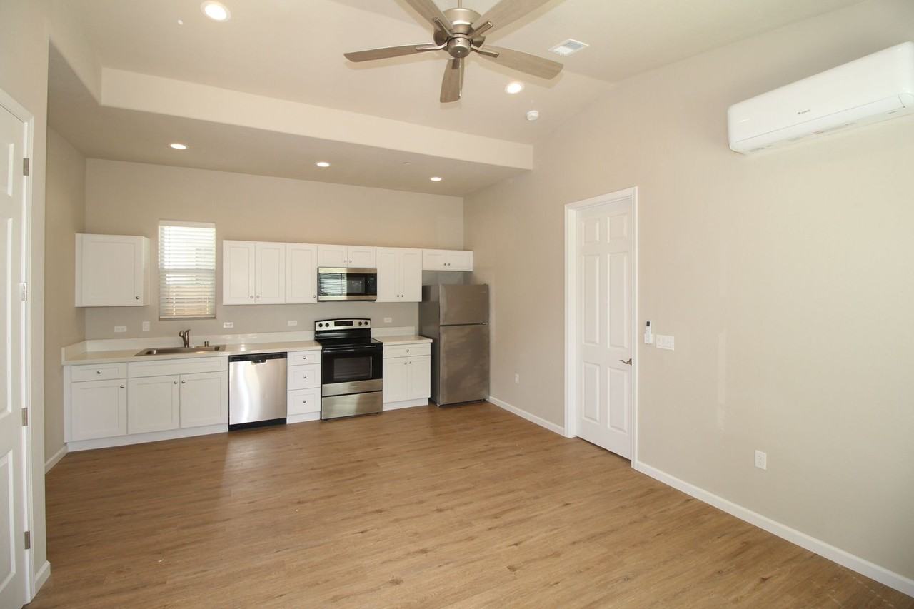 2343 N Arthur Ave - Photo 2 of 10