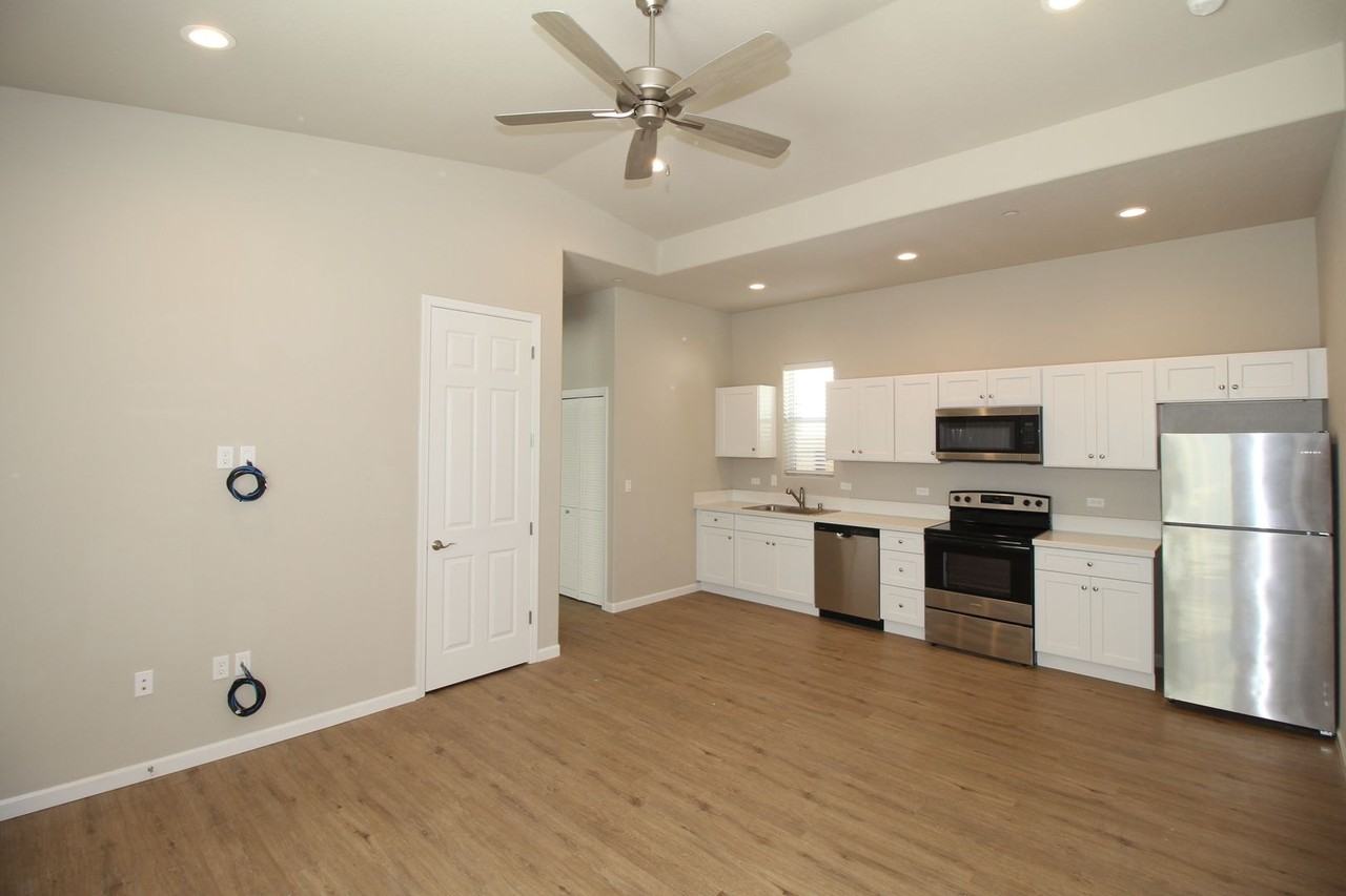 2343 N Arthur Ave - Photo 3 of 10