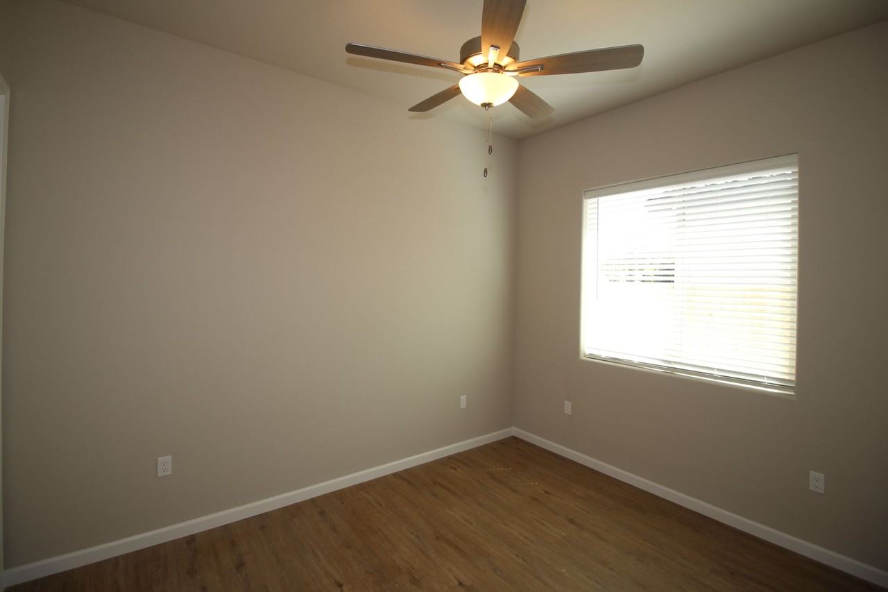 2347 N Arthur Ave - Photo 4 of 9