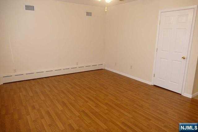 211 Washington St - Photo 4 of 16