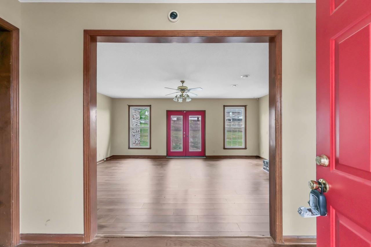 532 Brentwood Cir - Photo 3 of 30