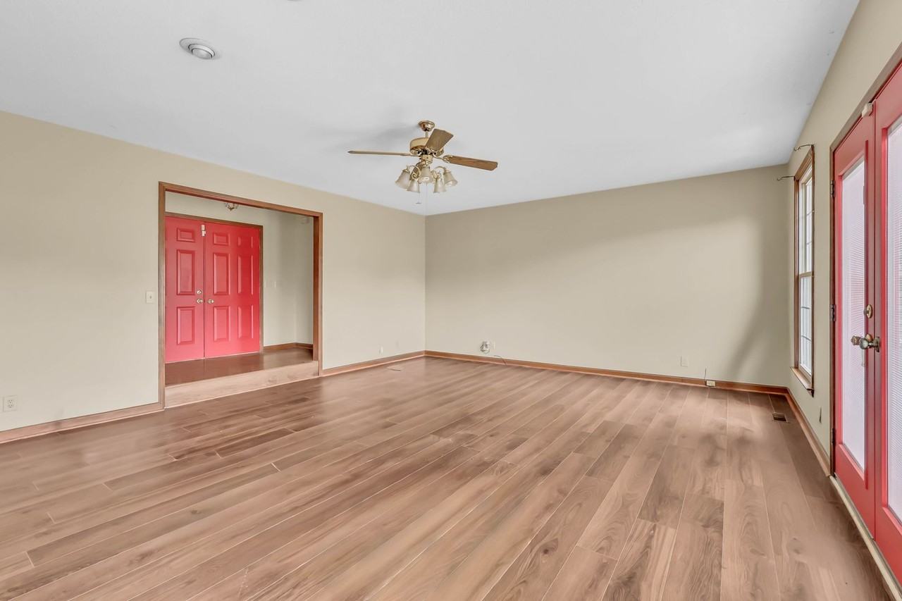532 Brentwood Cir - Photo 5 of 30