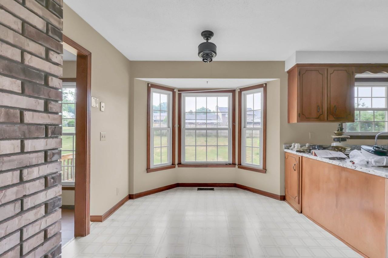 532 Brentwood Cir - Photo 6 of 30