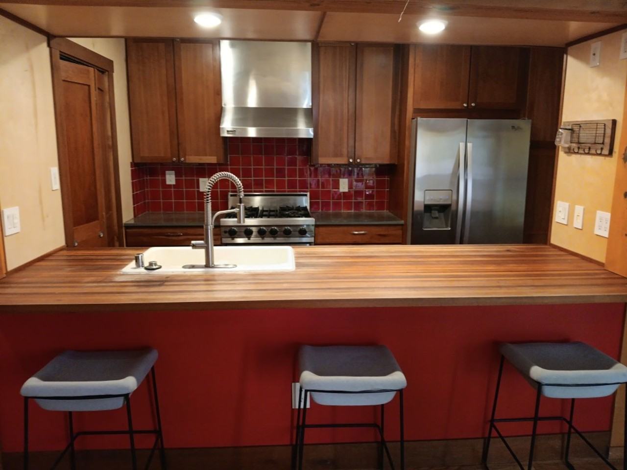 2427 Circle Dr - Photo 2 of 11