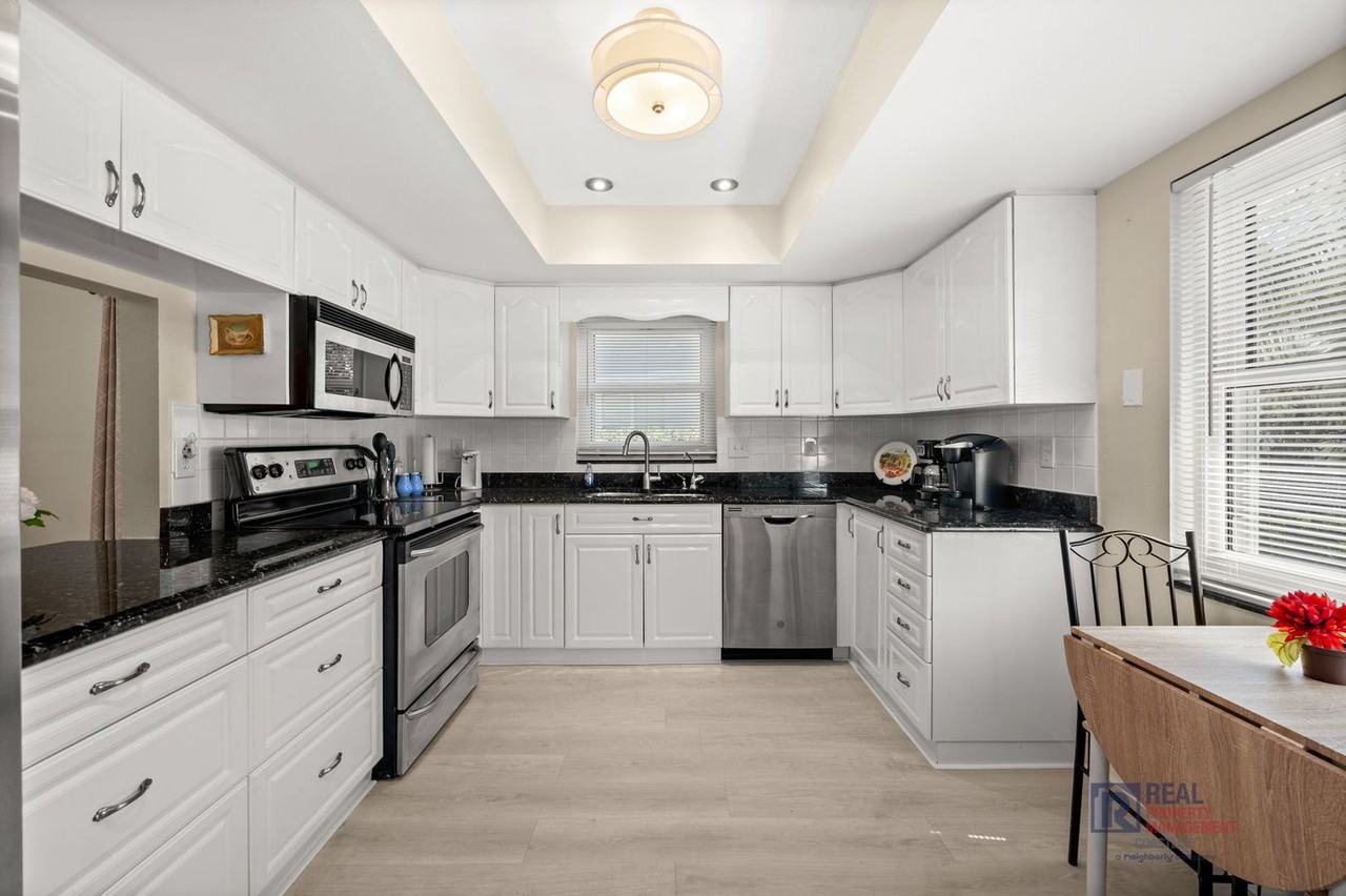 3622 Bonaventure Ct - Photo 7 of 37