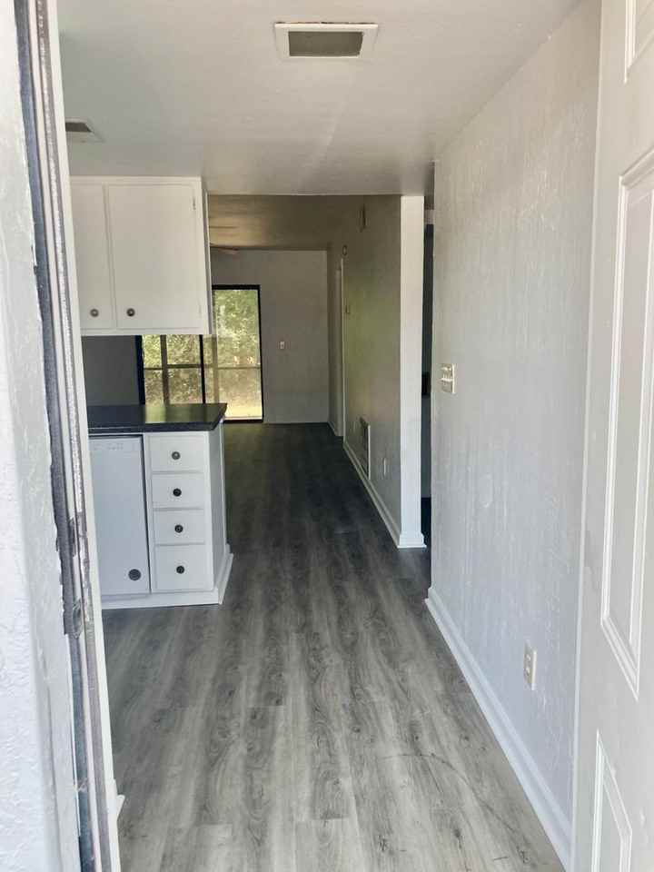 704 Windsong Cir - Photo 2 of 7