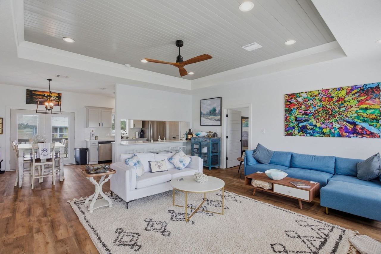 7238 7238 Pirates Cove Ln - Photo 2 of 15
