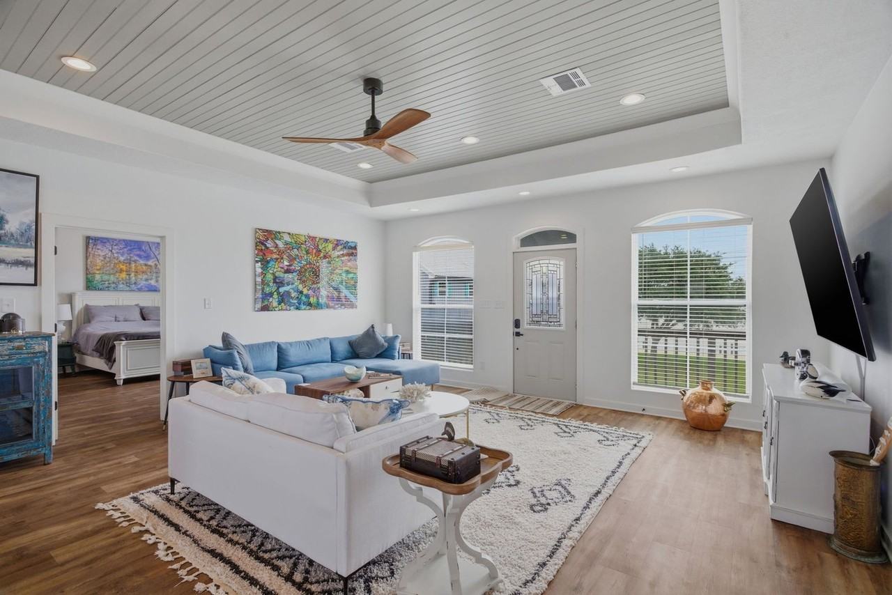 7238 7238 Pirates Cove Ln - Photo 3 of 15