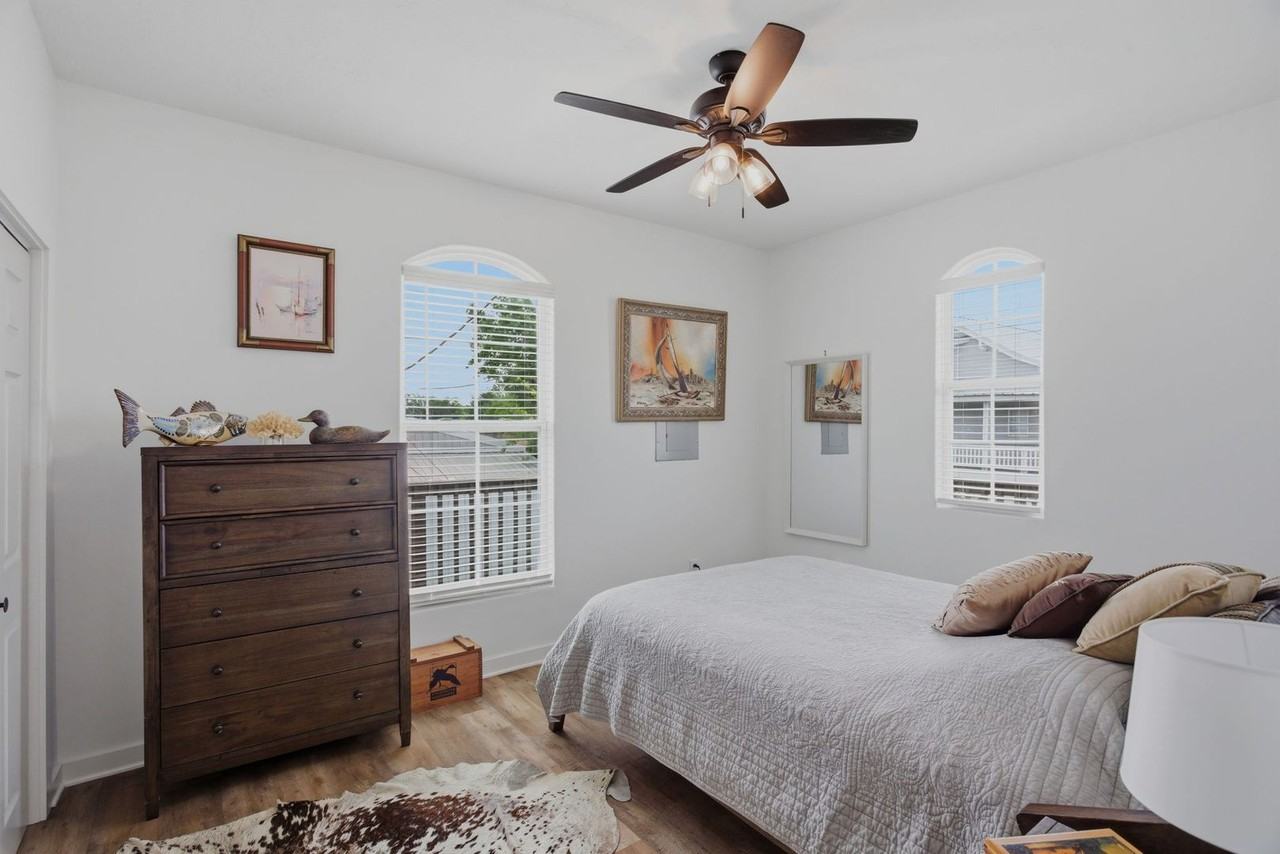 7238 7238 Pirates Cove Ln - Photo 7 of 15