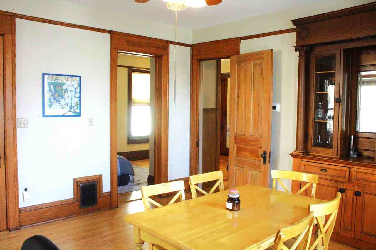 1506 N Jackson St - Photo 3 of 15