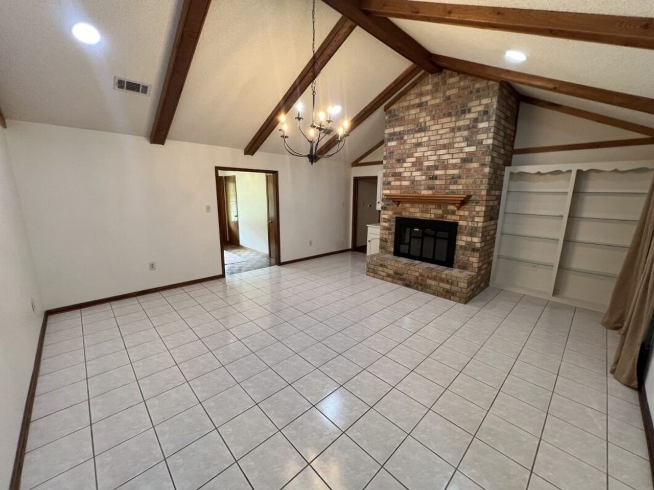 13936 Cayuga Dr - Photo 7 of 44