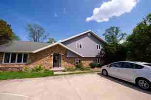 333 S Meadowbrook Dr - Photo 1 of 1