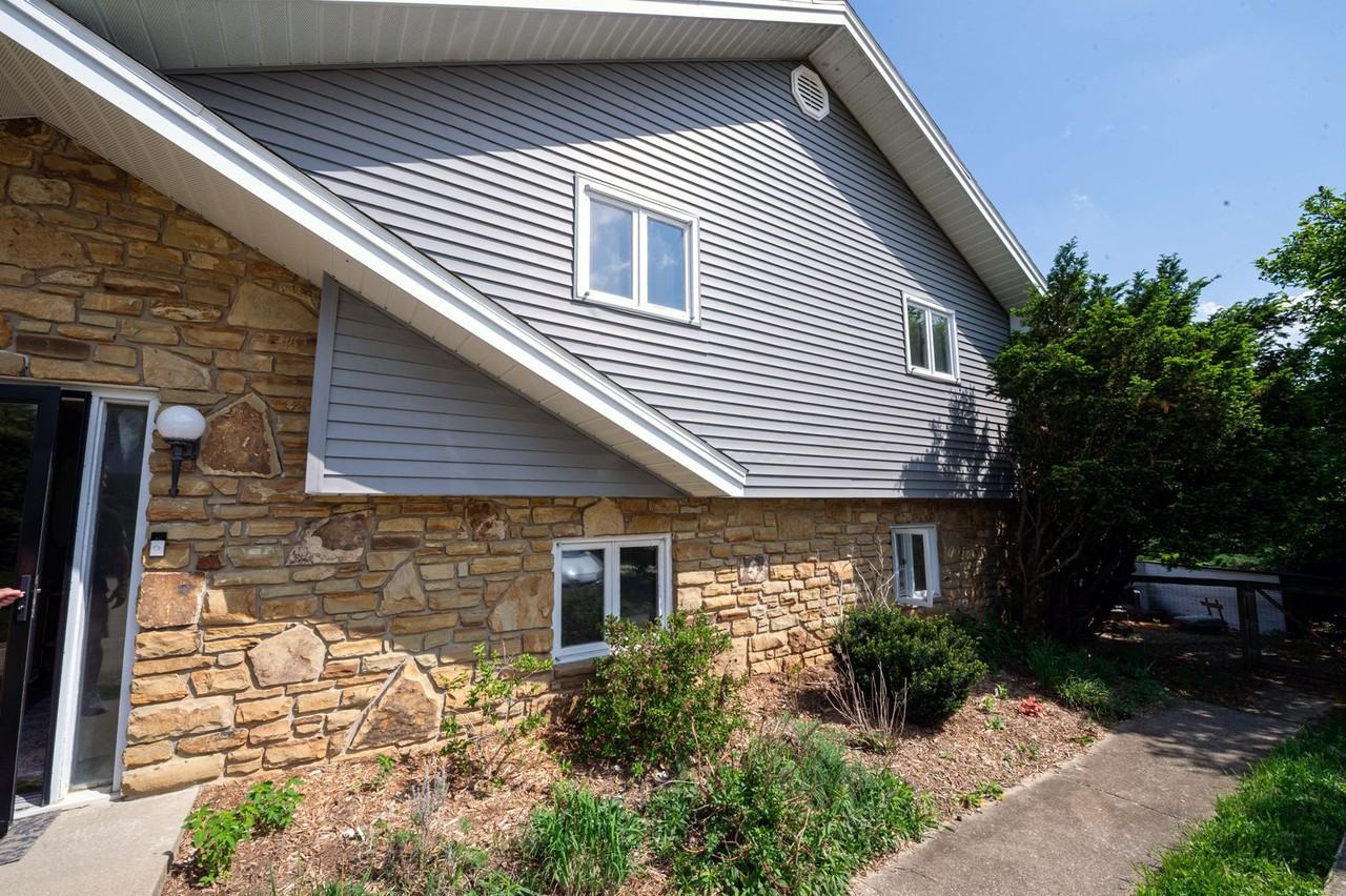 333 S Meadowbrook Dr - Photo 2 of 35