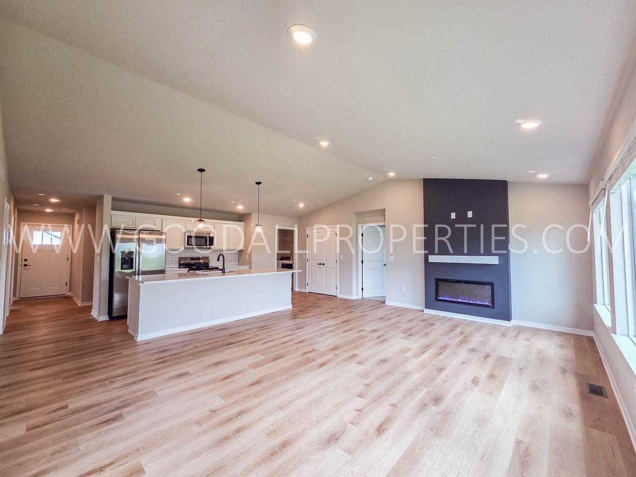 3026 3026 Myron St - Photo 2 of 22